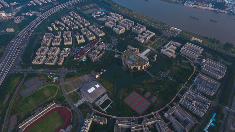 广州大学院校资料缩略图